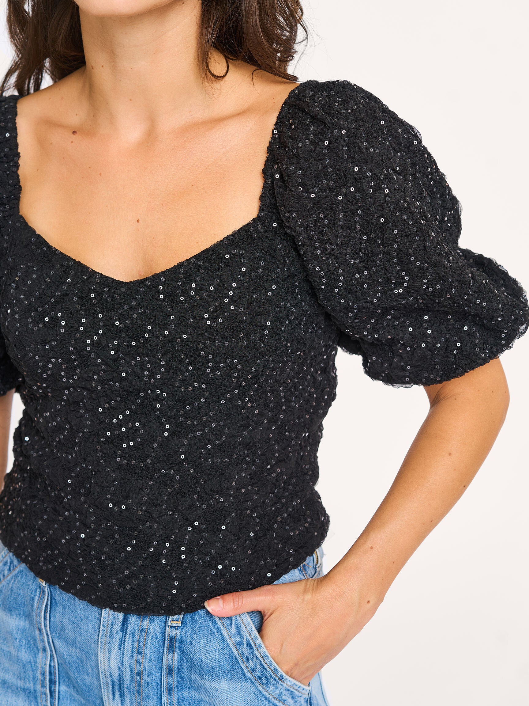 HAUTE L'AMITIÉ - Dazzy Crease Sequin Top
