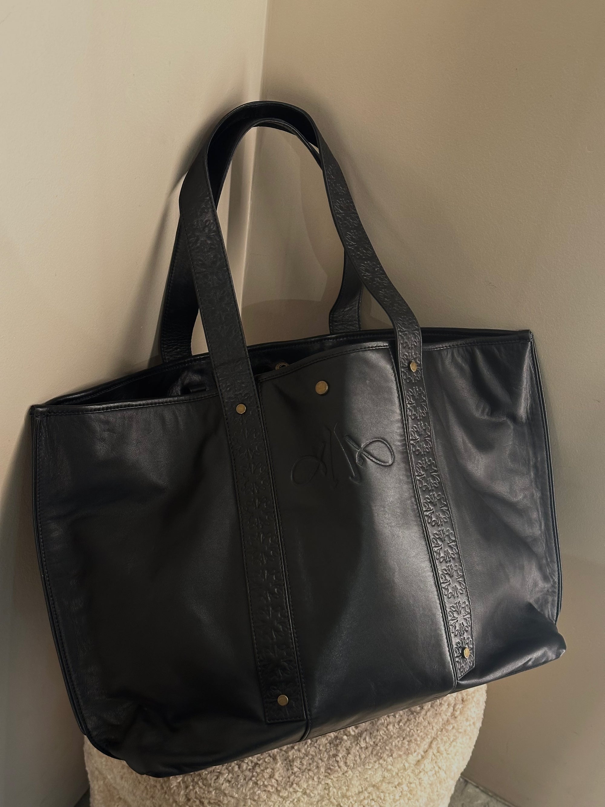 AndreA - "All In" Tote bag