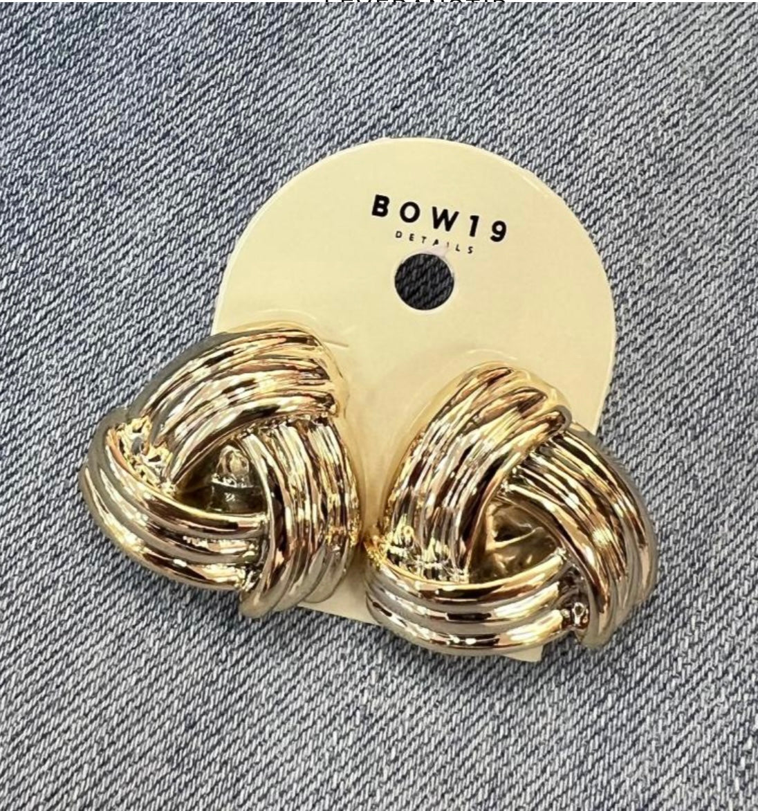 BOW19 - Knot Stud