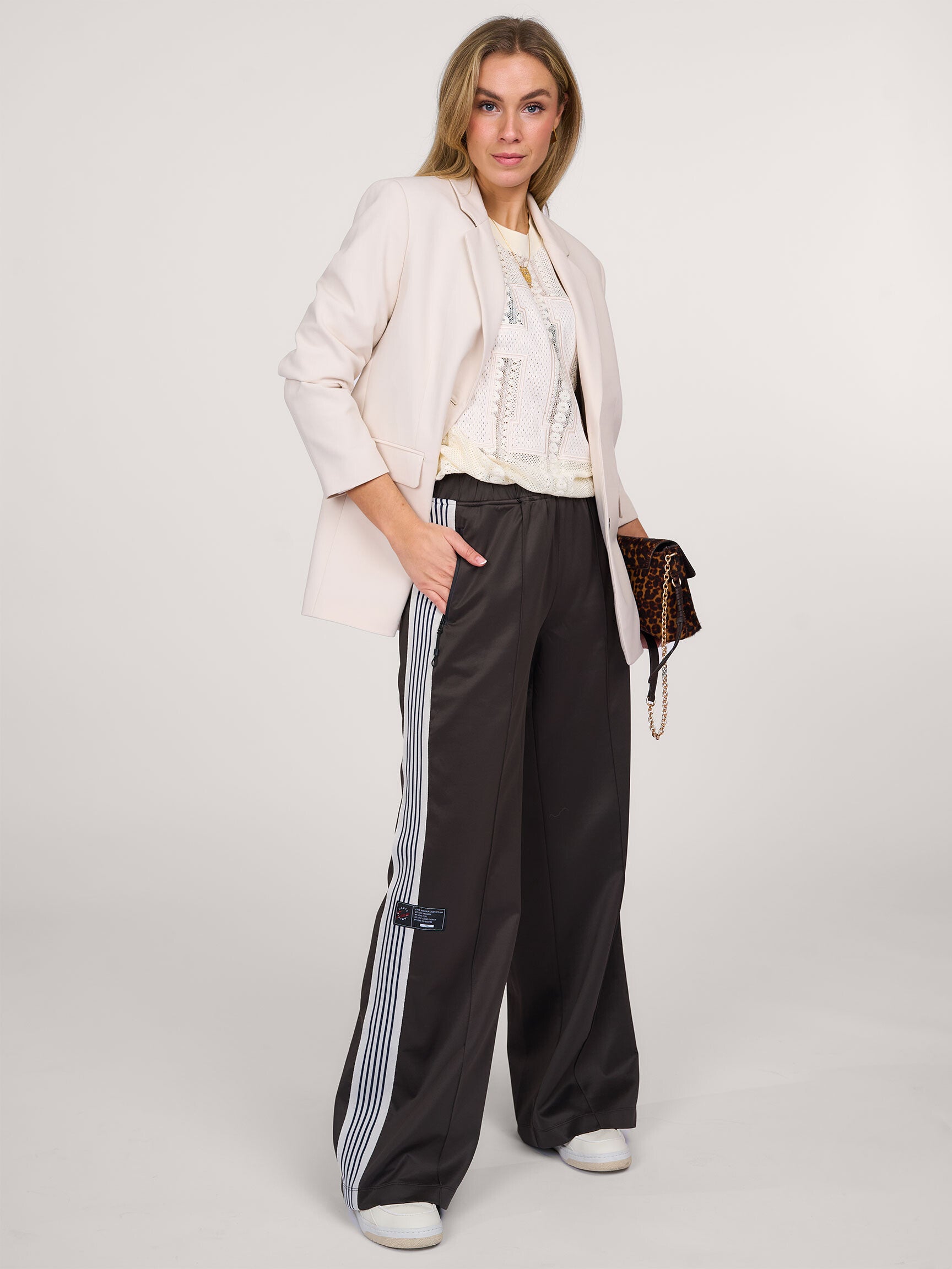 HAUTE L'AMITIÉ - Baggy Track Pants -Regular Length