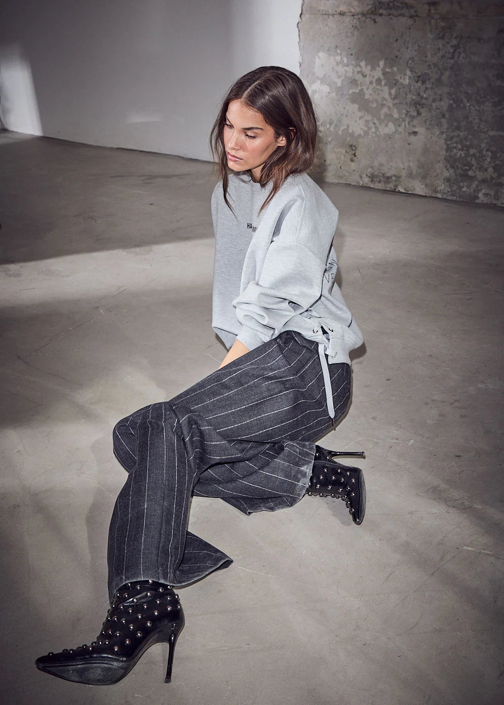 HAUTE L'AMITIÉ - New Studio Tie Sweat