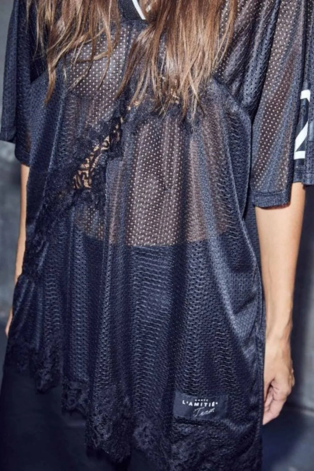 HAUTE L'AMITIÉ - Drift Asym Lace Tee