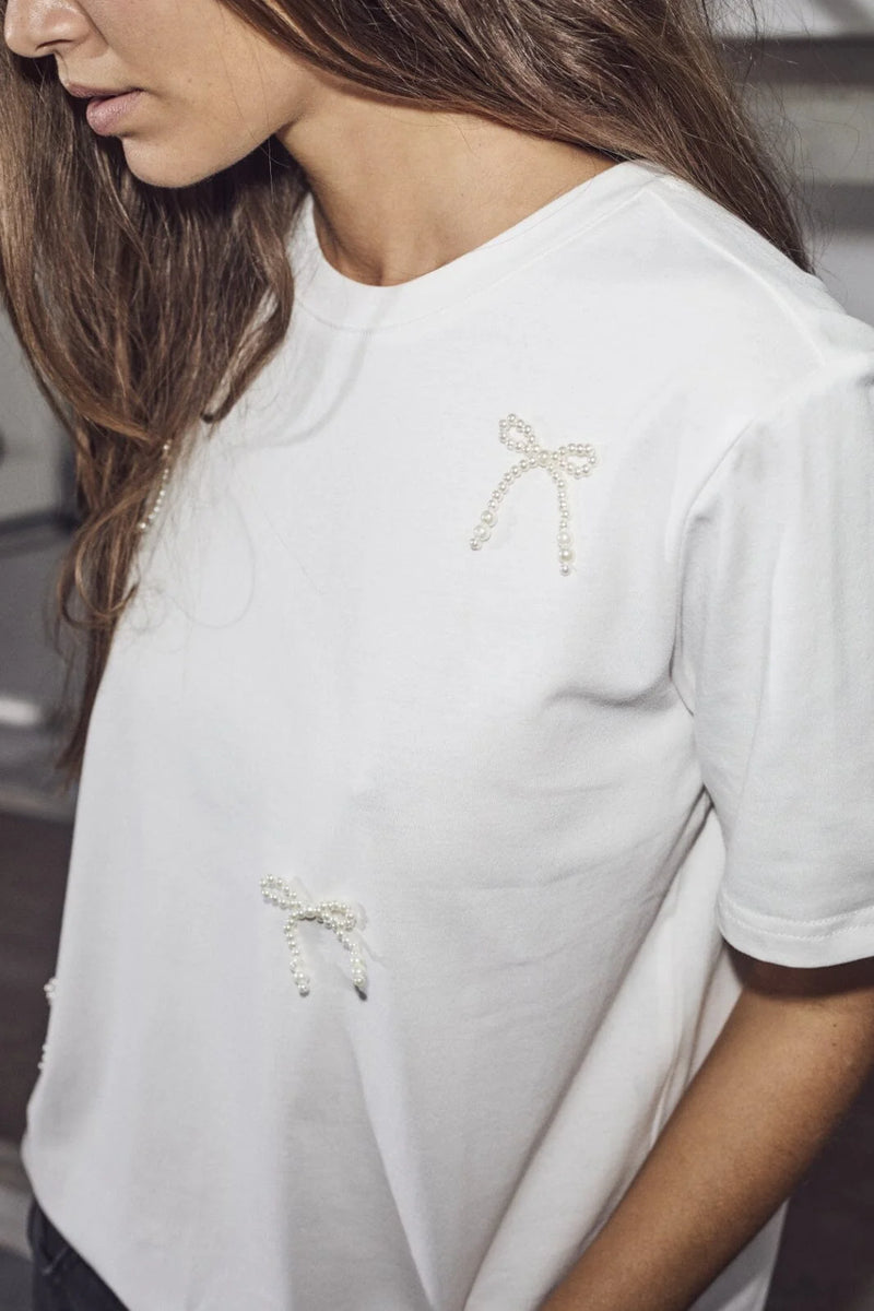 HAUTE L'AMITIÉ - Pearl Bow Tee