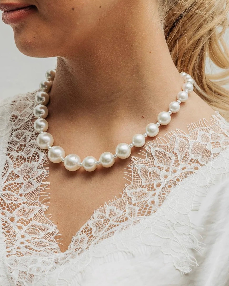 BOW19 - Bead Pearl Necklace
