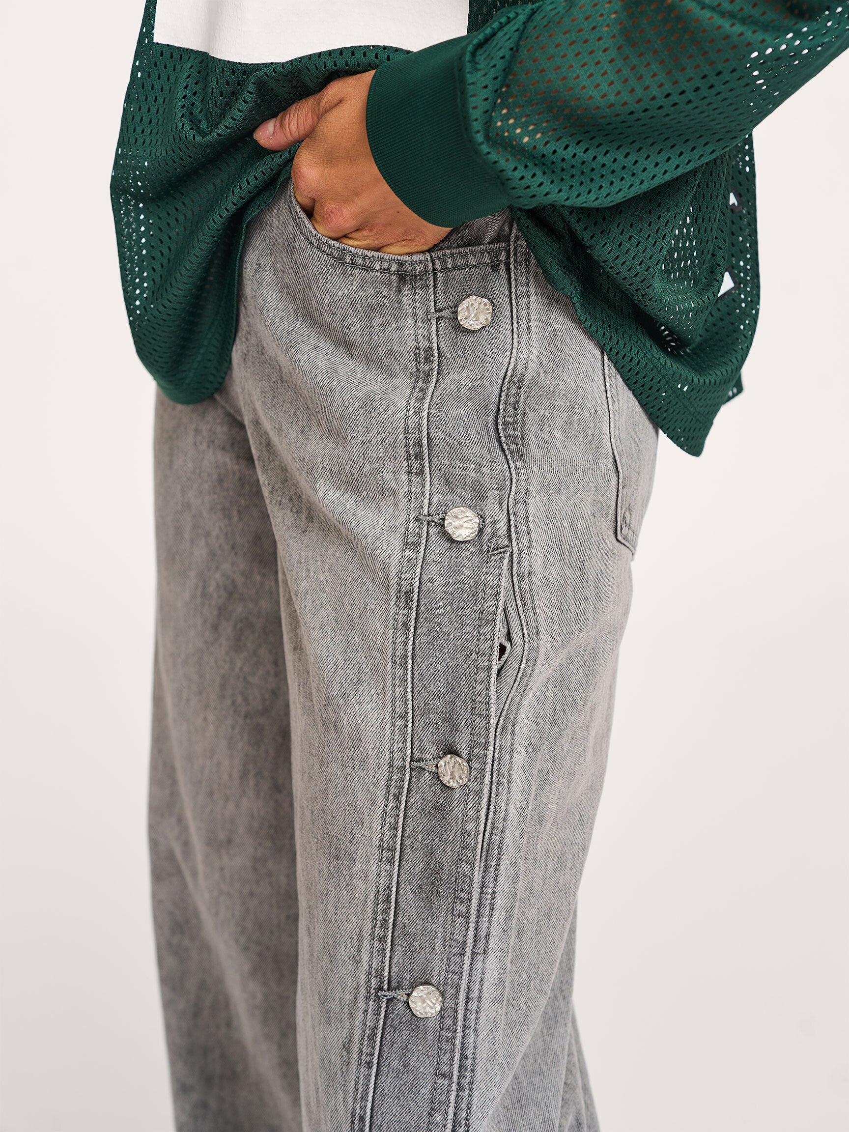 HAUTE L'AMITIÉ - Side Panel Button Jeans Regular Length