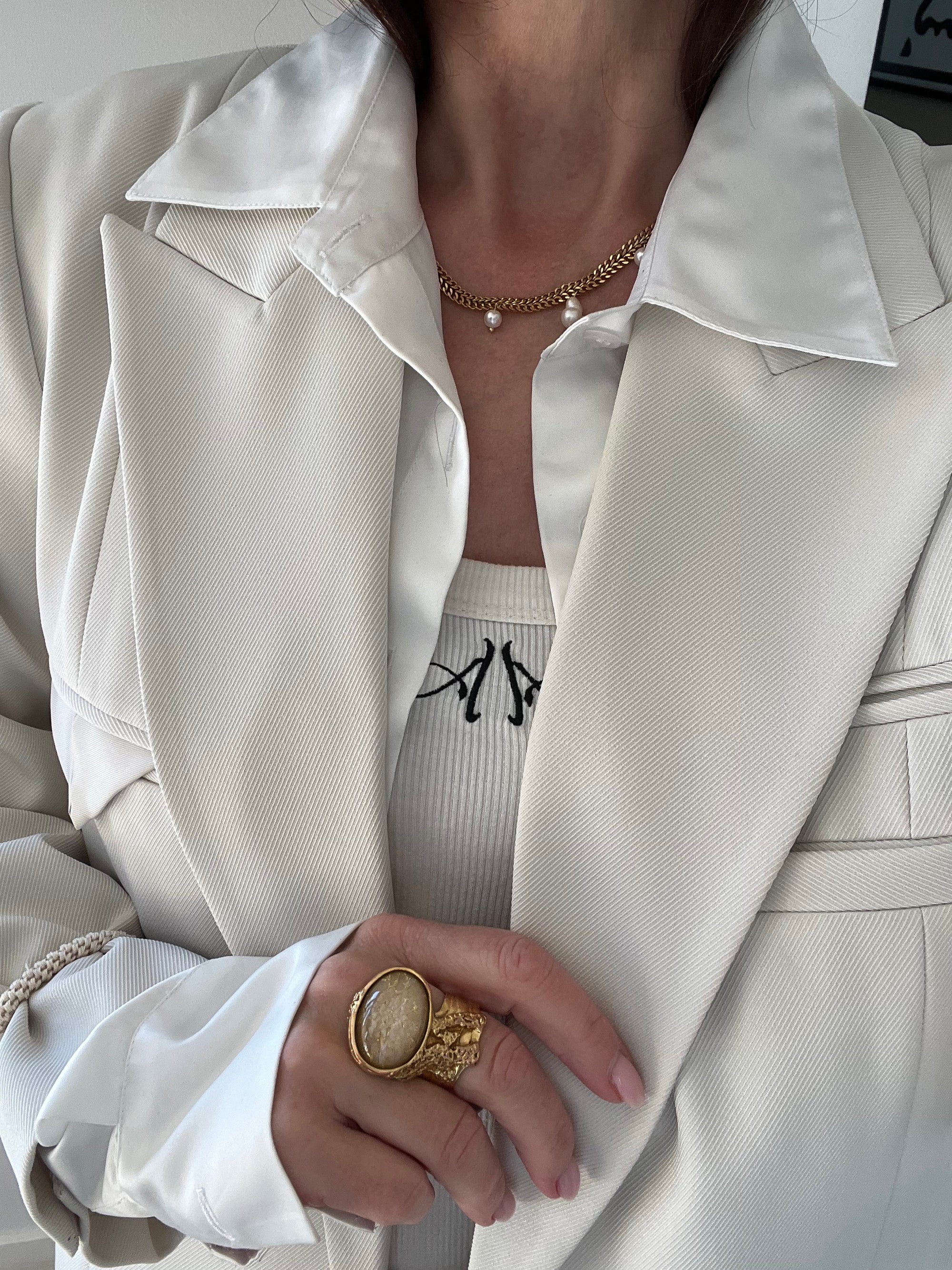 HAUTE L'AMITIÉ - Premiere Single Blazer