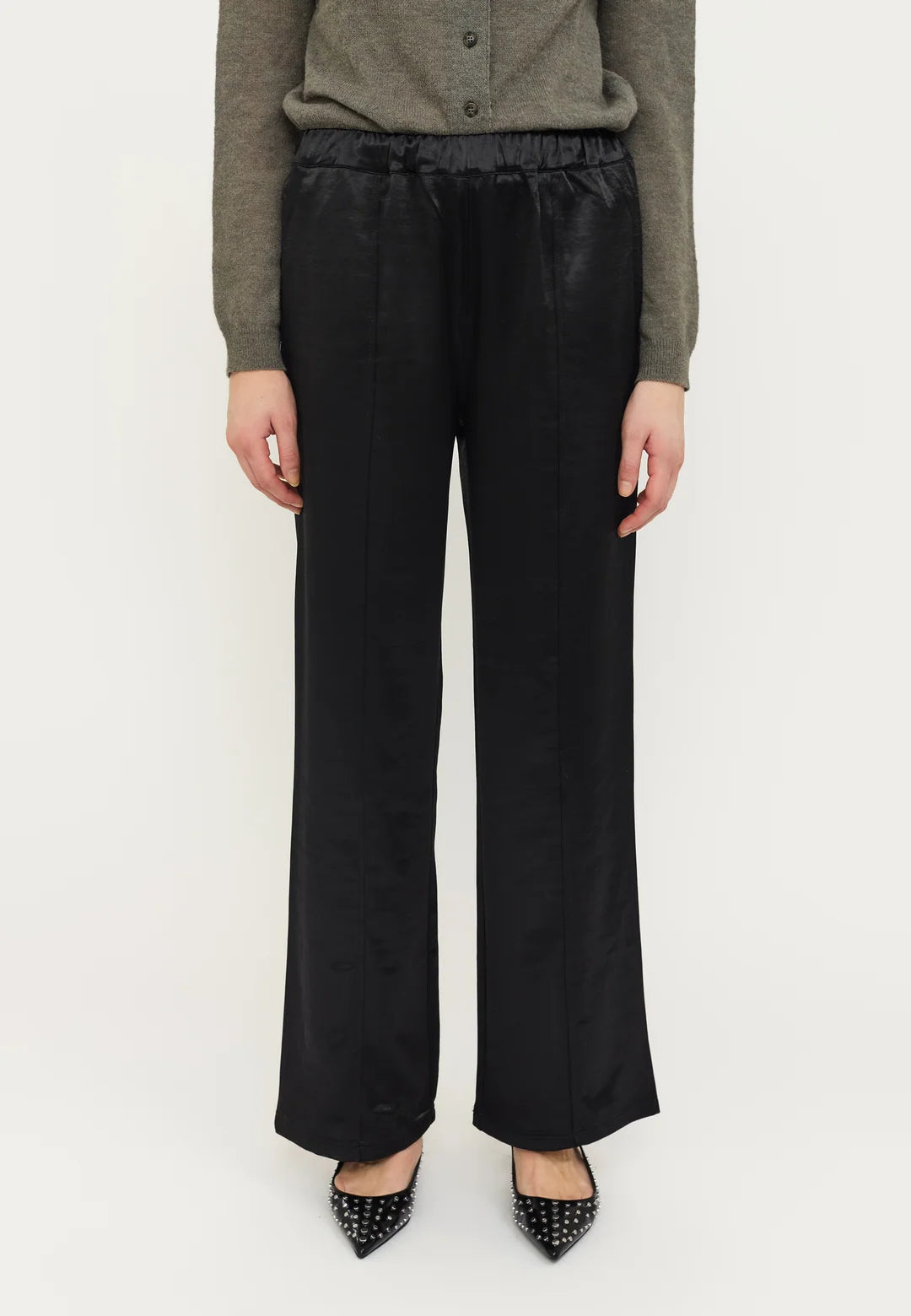 SR - Salma Pant