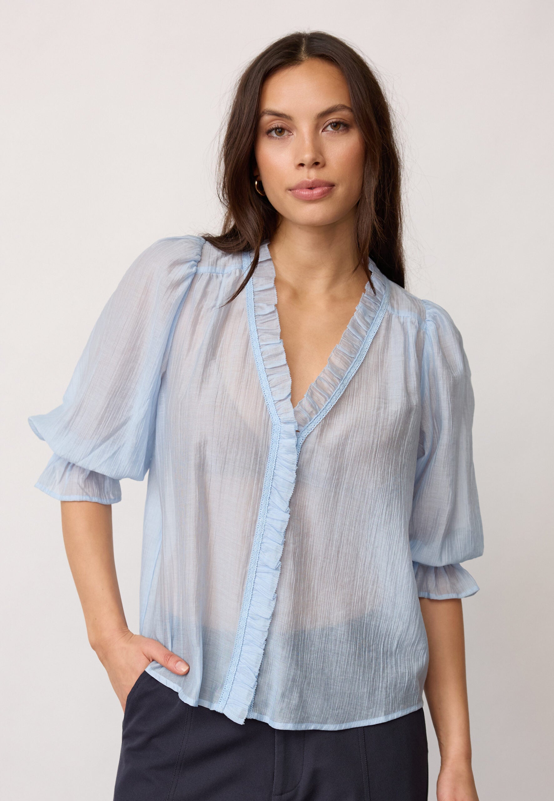 Co'Couture - Avi Lace V Blouse