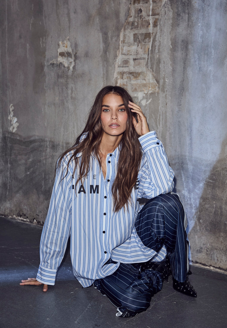 HAUTE L'AMITIÉ - Boy Stripe Logo Shirt