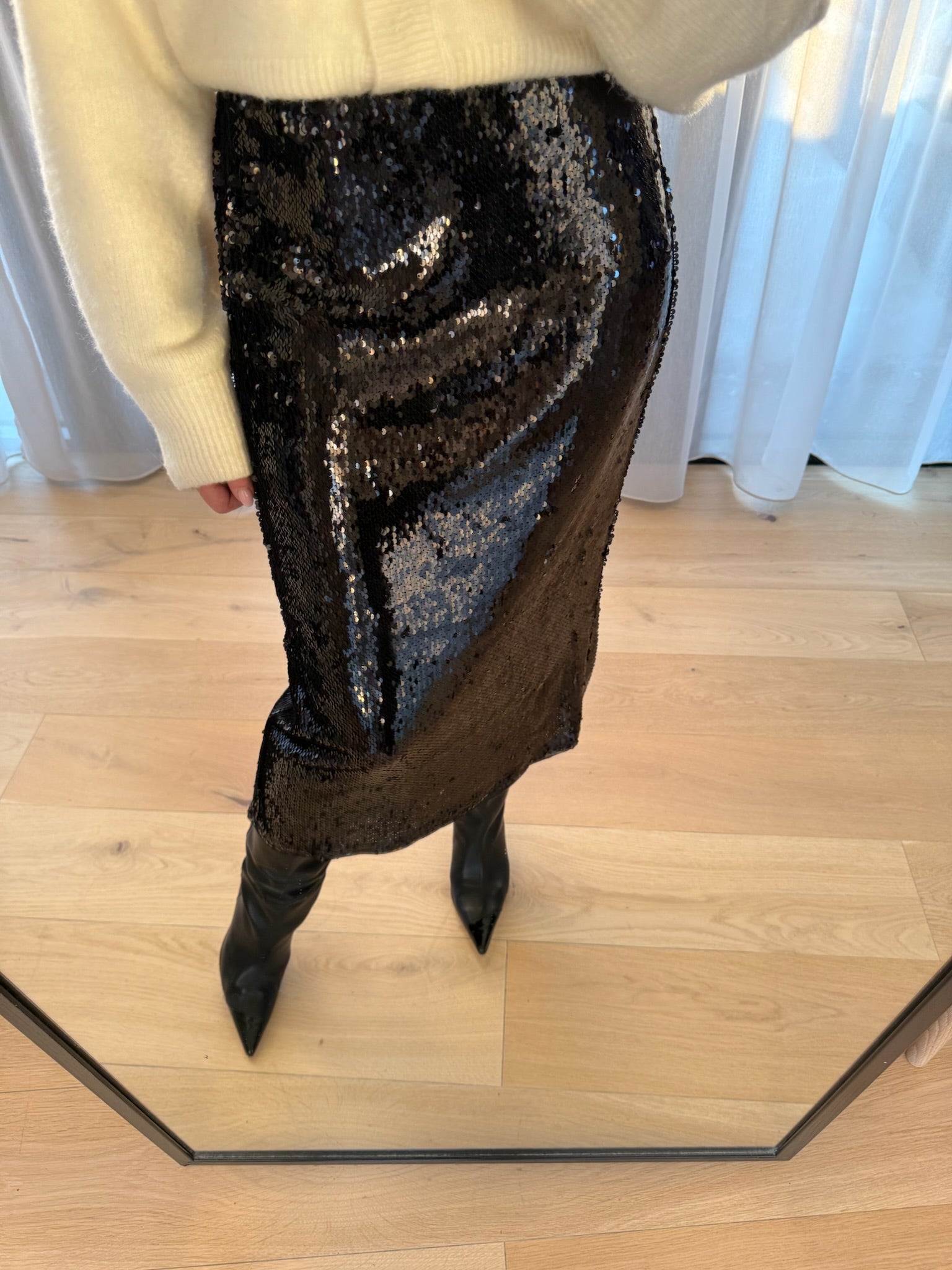 SR - Maddison Midi Skirt