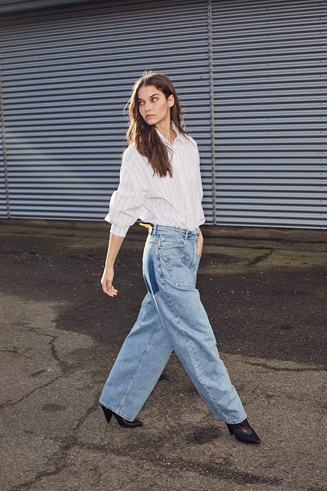 HAUTE L'AMITIÉ - Flip Waist Pocket Jeans