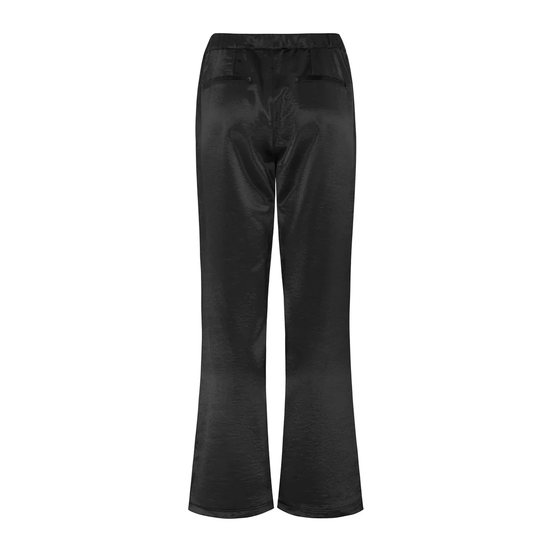 SR - Salma Pant
