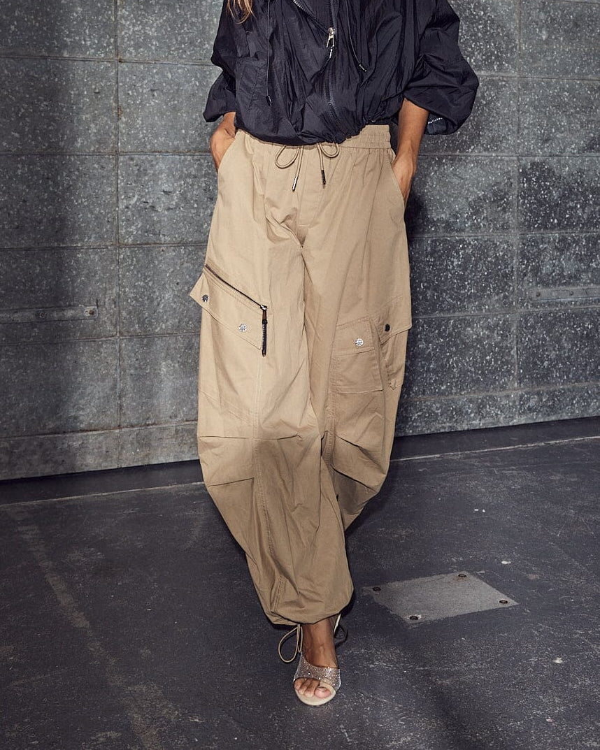 HAUTE L'AMITIÉ - Air Zip Pant