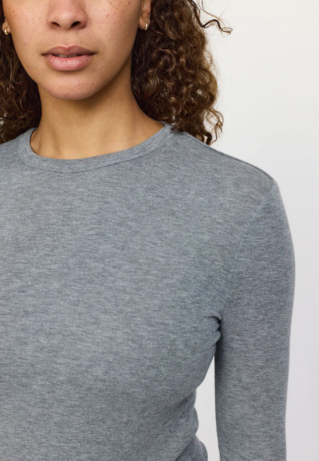 SR - Roman O - Neck