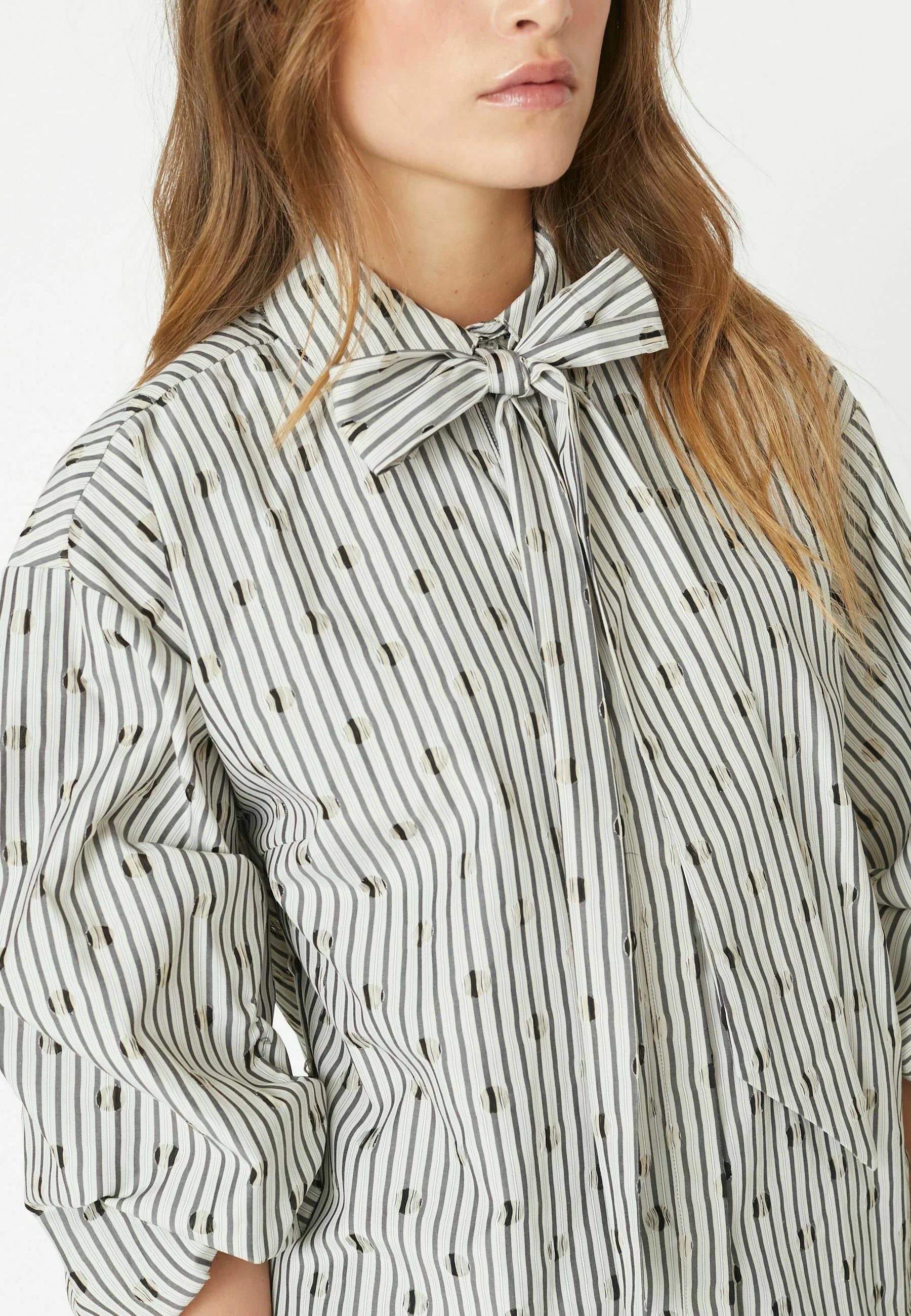 Co'Couture - Trixie Dot Bow Shirt