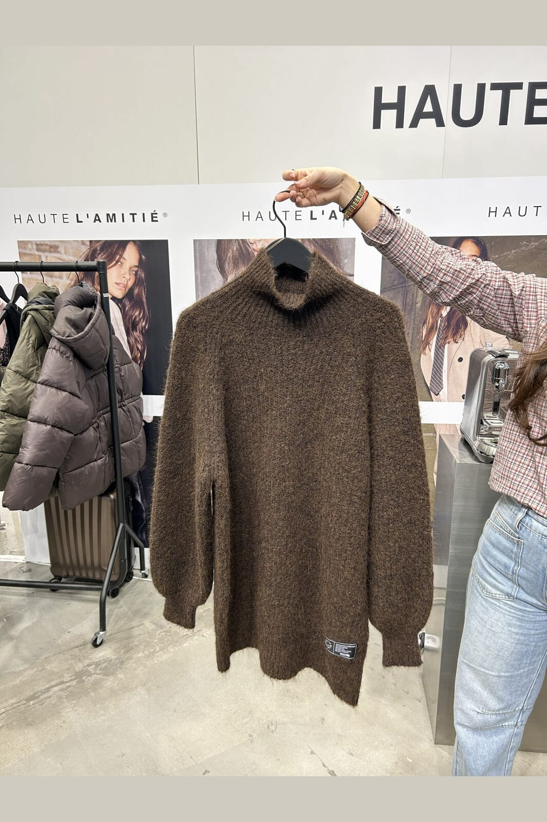 HAUTE L'AMITIÉ - Darcia Rib Collar Knit