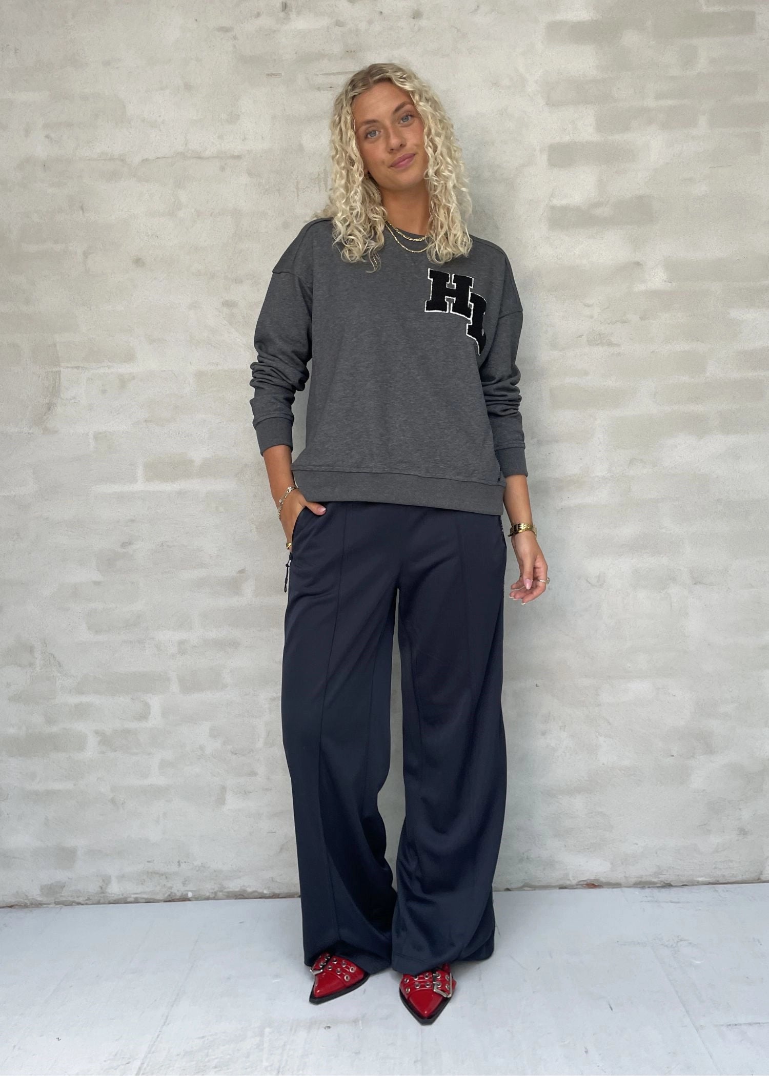 HAUTE L'AMITIÉ - HL Badge Sweat