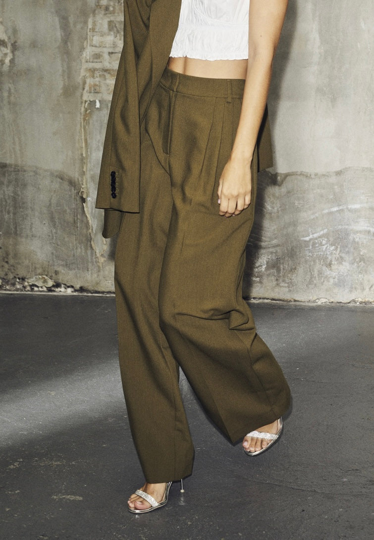 Co’Couture - Vola Pleat Pant