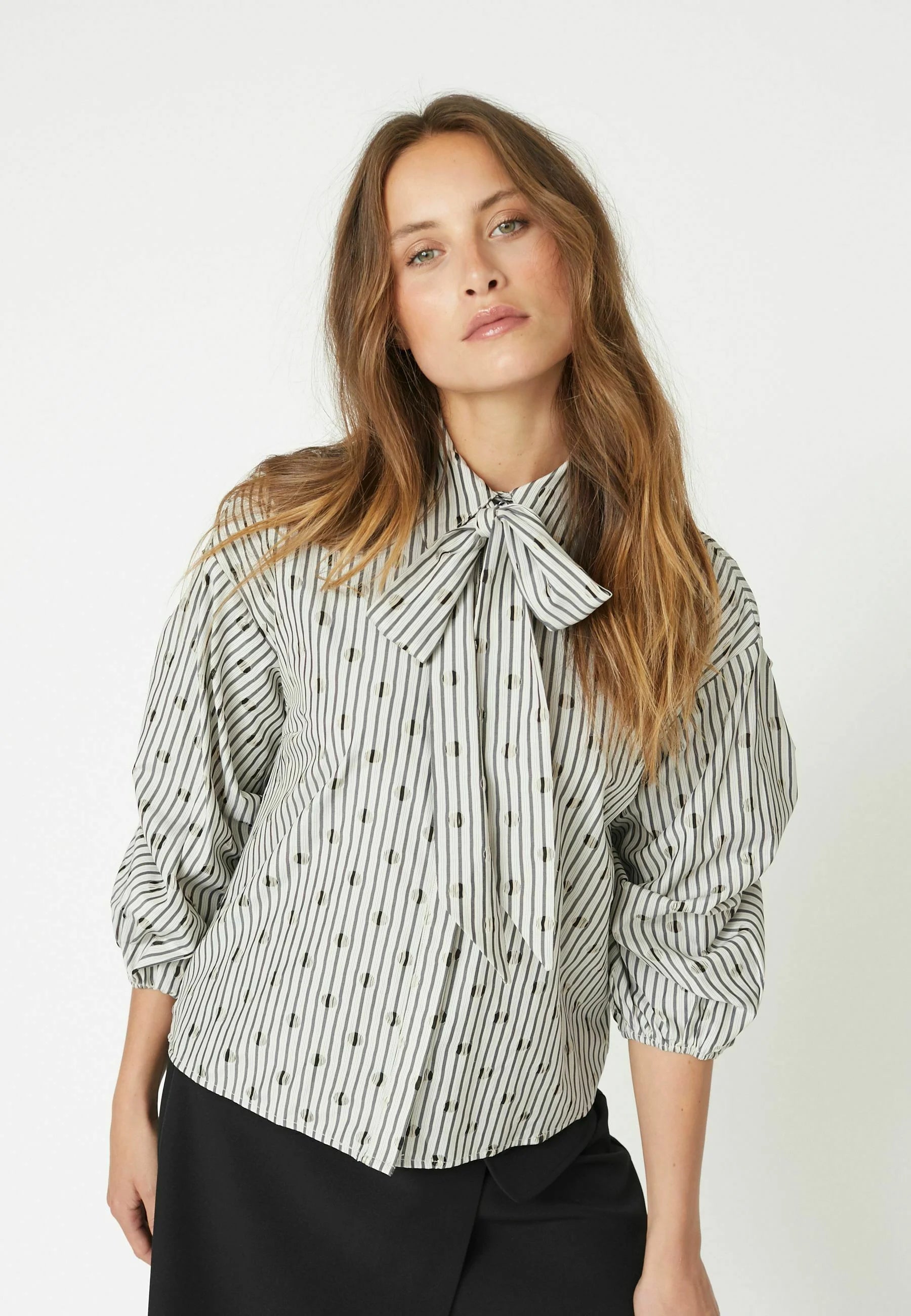 Co'Couture - Trixie Dot Bow Shirt
