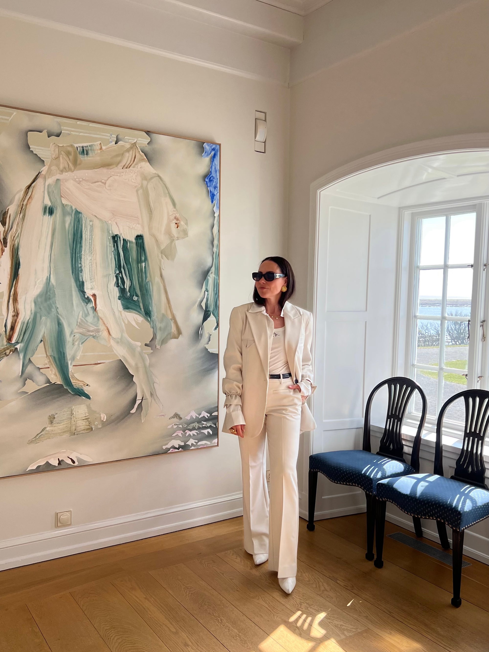 HAUTE L'AMITIÉ - Premiere Single Blazer