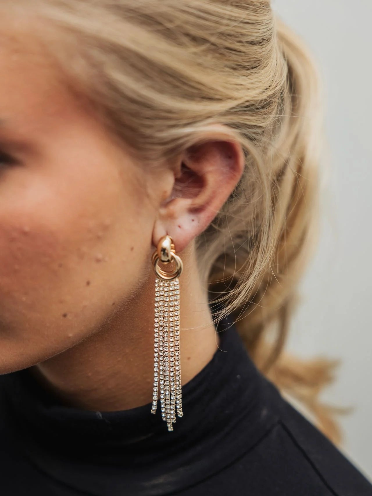 BOW19 - Strass Knot Earrings