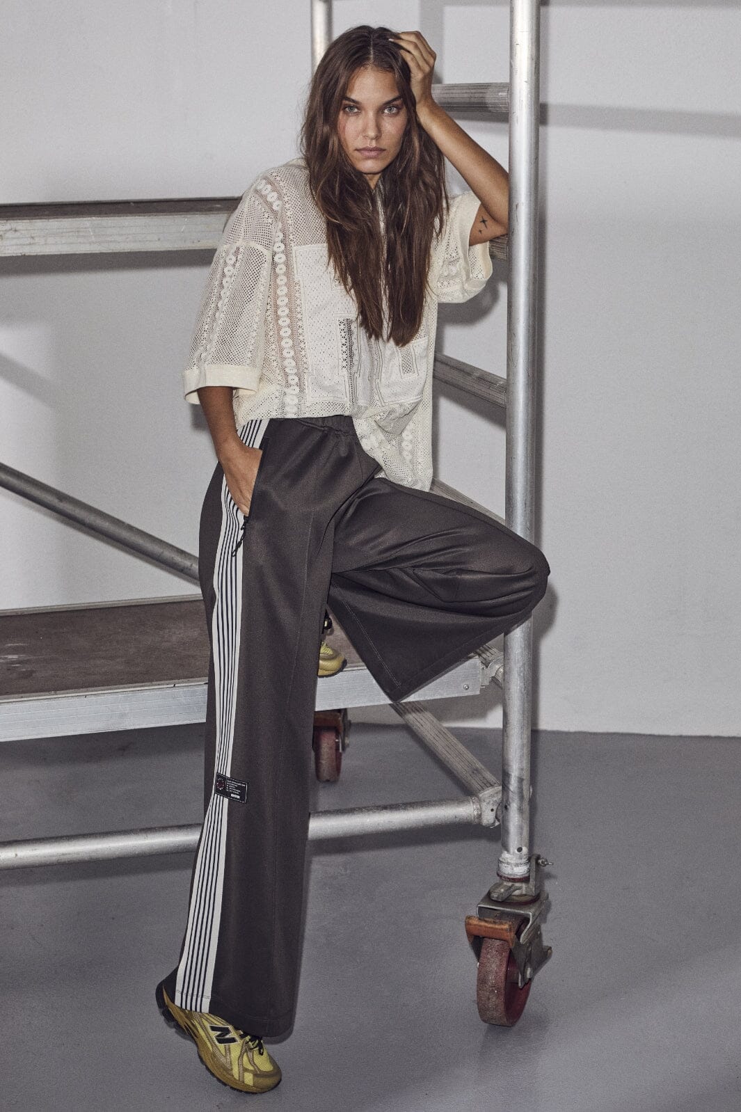 HAUTE L'AMITIÉ - Baggy Track Pants -Regular Length
