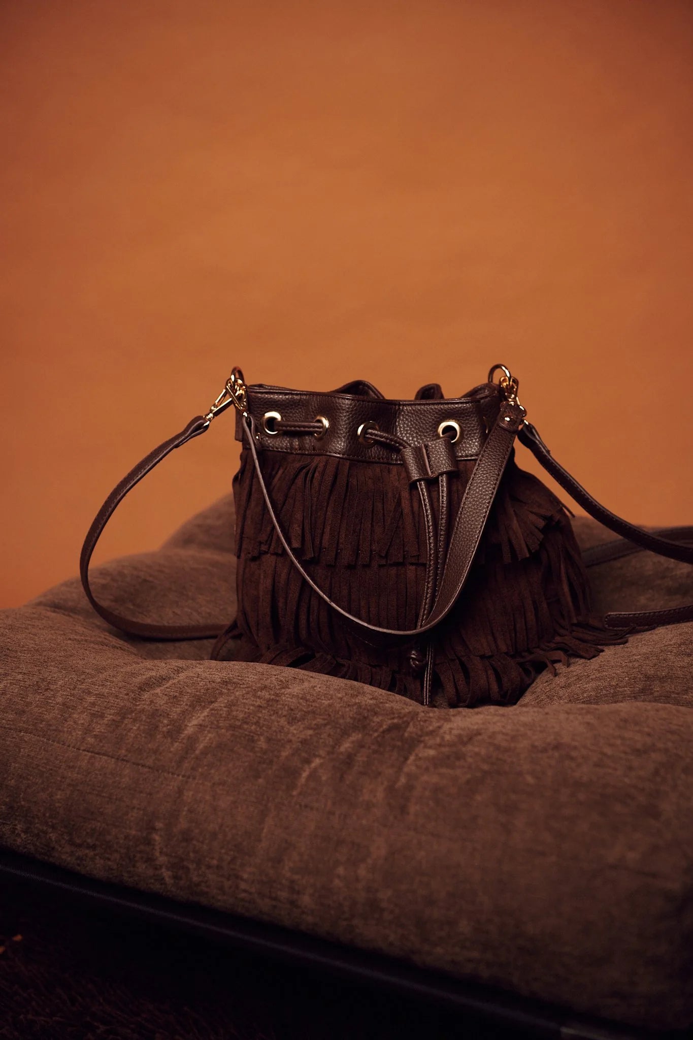 BOW19 - Jade Bucket Bag Frill