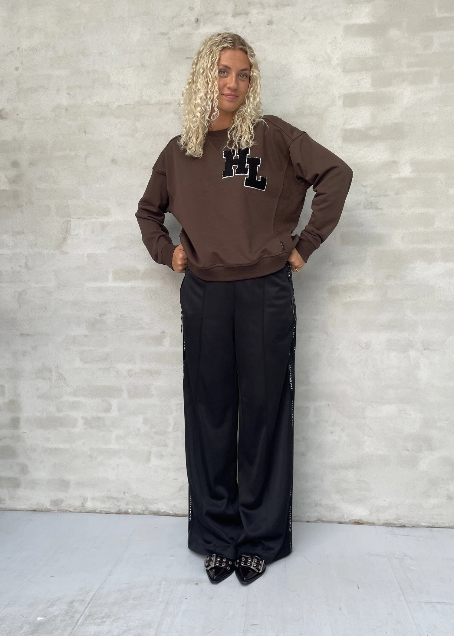 HAUTE L'AMITIÉ - HL Badge Sweat