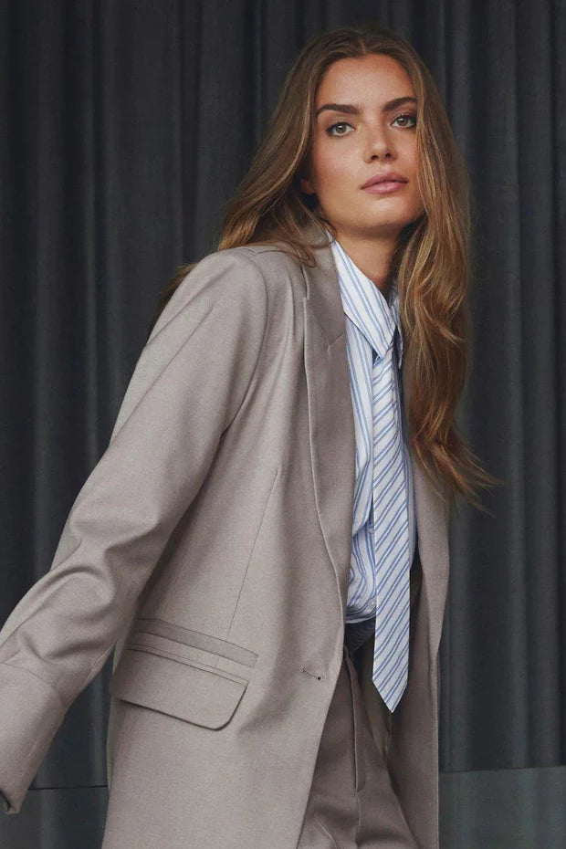 Co'Couture - Devin Stripe Tie Shirt