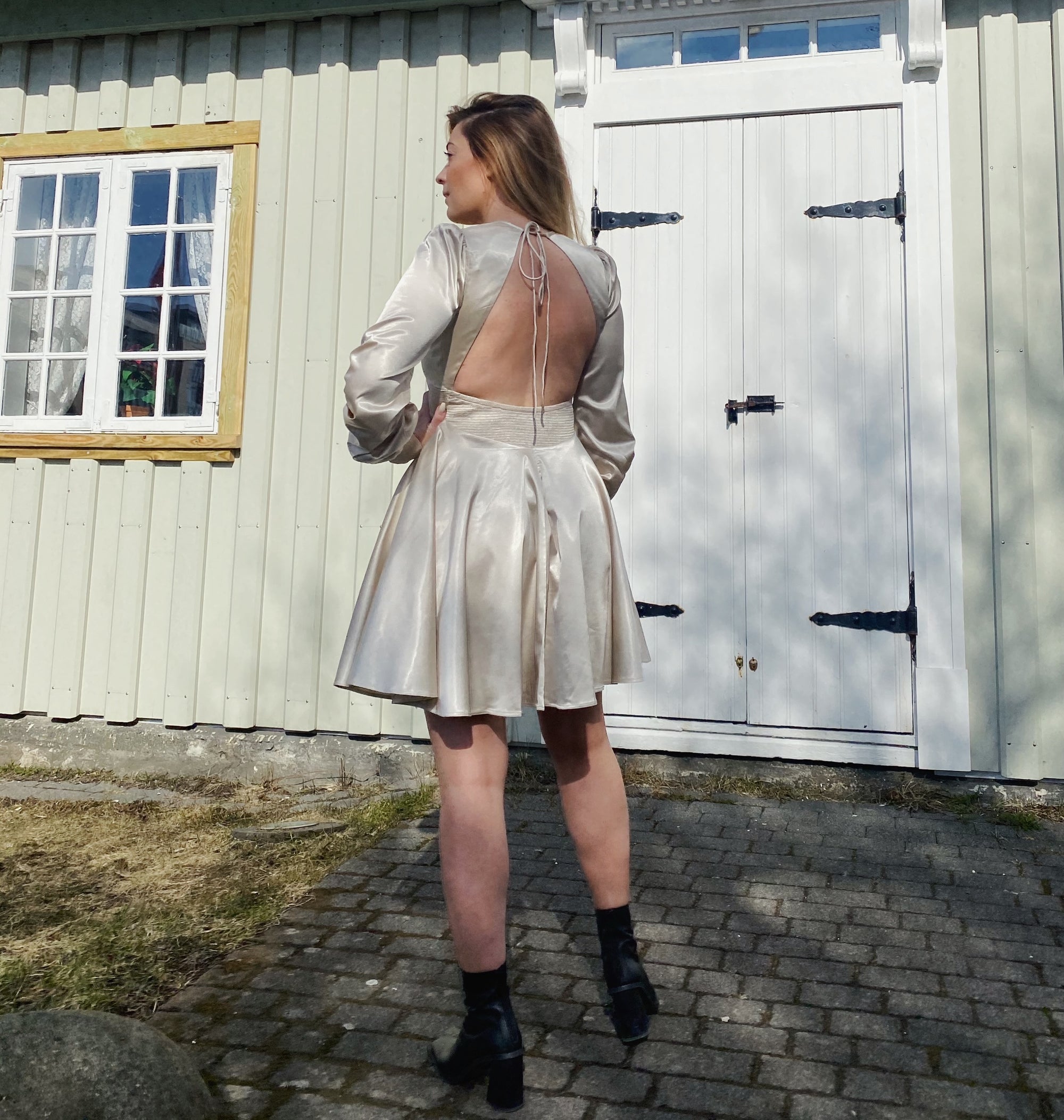 AndreA - Erna Open Back Dress Short