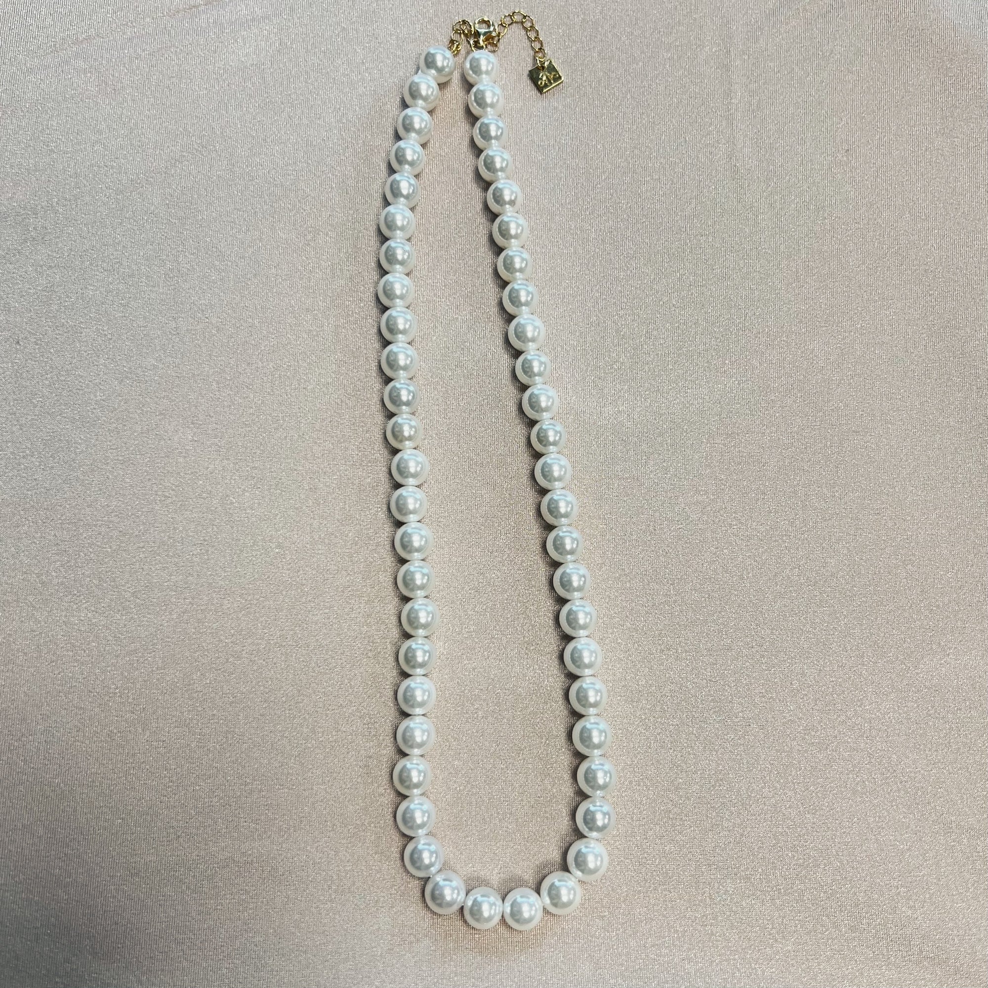 AndreA - Pearl Necklace
